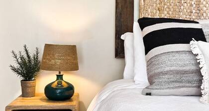 Centrally Located Pet Friendly Guesthouse with Patio