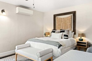 Een strijkplank/strijkijzer, gratis wifi, beddengoed