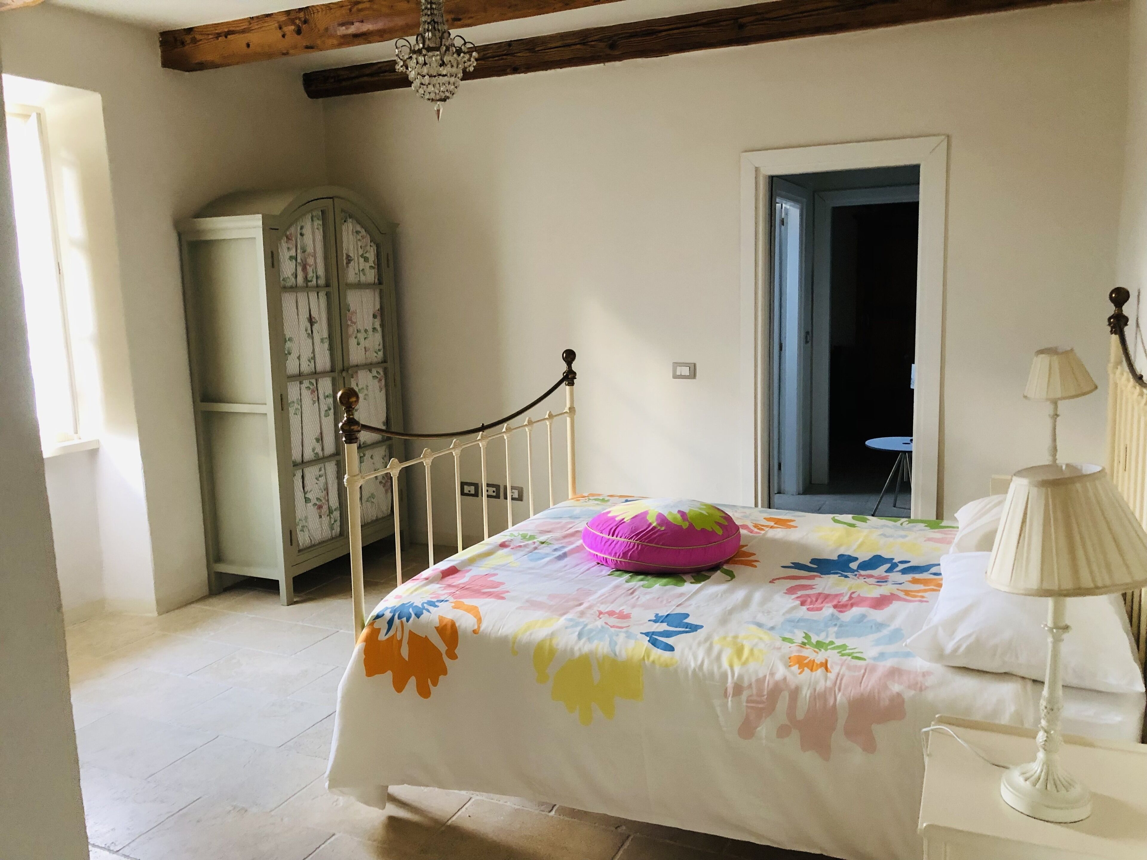 6 bedrooms, free WiFi