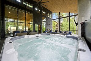 Tina de hidromasaje al aire libre