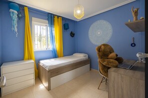 3 soveværelser, skrivebord, strygejern/strygebræt, gratis Wi-Fi