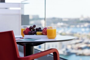 In-room safe, desk, laptop workspace, blackout curtains - Verdi Gzira Promenade (Gzira)
