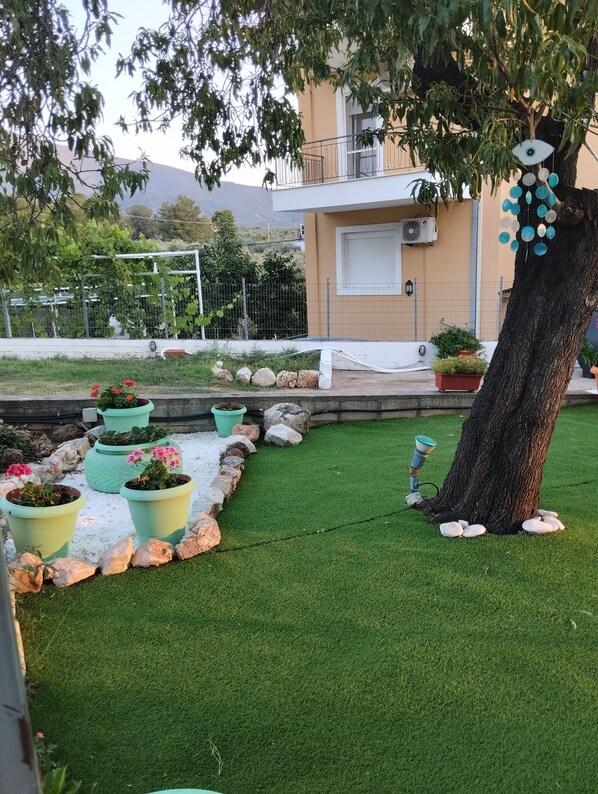 Property grounds - country house among trees and garden (Σκάλα Καλλιράχης)