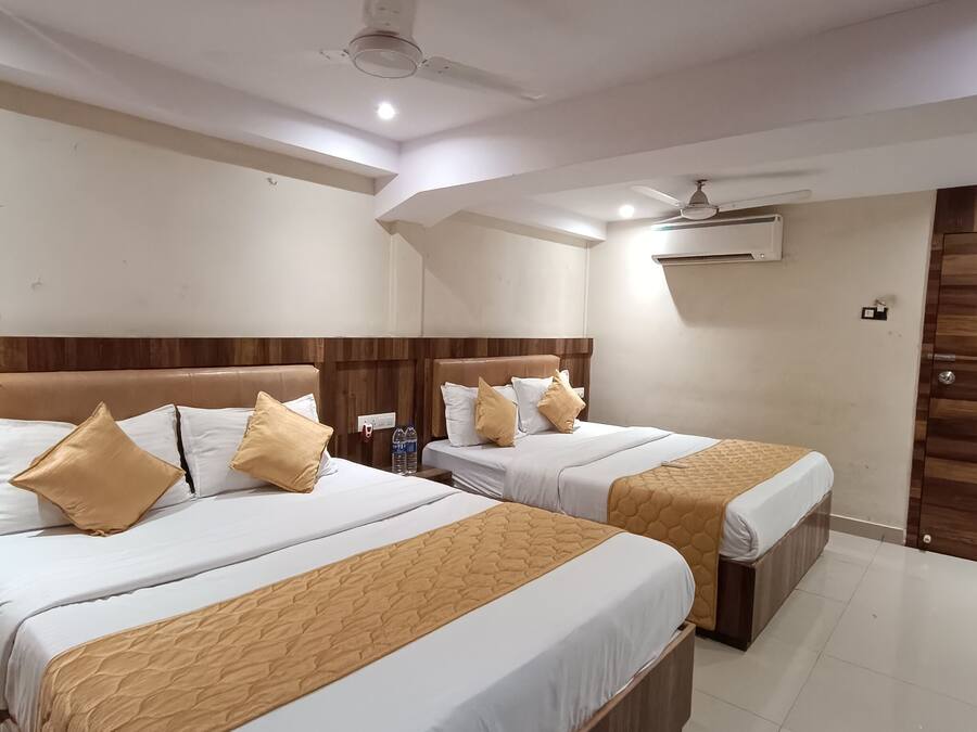 Deluxe Quadruple Room | Free WiFi, bed sheets