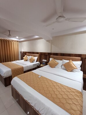 Free WiFi, bed sheets - RK Hotel (Mumbai)
