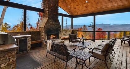 Luxury 10BR/12BA Cabin w/Indoor Pool, 2 Hot Tubs, Arcade, & Theater! Mountain Views!