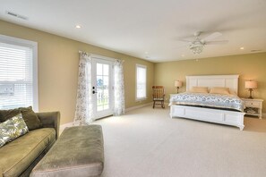 4 Schlafzimmer, Schreibtisch, Bügeleisen/Bügelbrett, WLAN