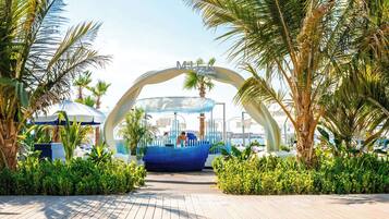 Private beach nearby, beach umbrellas