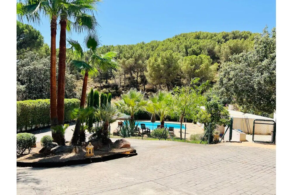VILLA ALJARAL Espectacular, Piscina, chimenea, climatizada, wifi.