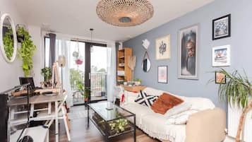 Basic Apartment, 1 Double Bed | Living room