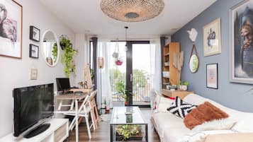 Basic Apartment, 1 Double Bed | Living room
