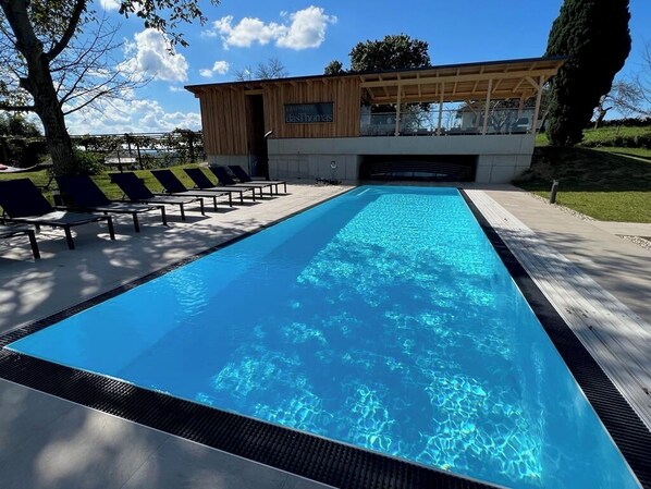 Outdoor pool, a heated pool - Landhaus Dasthomas - Apartment mit 2 Schlafzimmern (Henndorf im Burgenland)