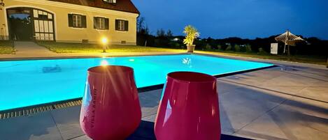 Ulkouima-allas, lämmitetty uima-allas