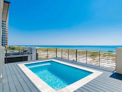 Viviana #2 | Beachfront + Private Pool!