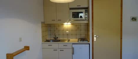 Fridge, microwave, oven