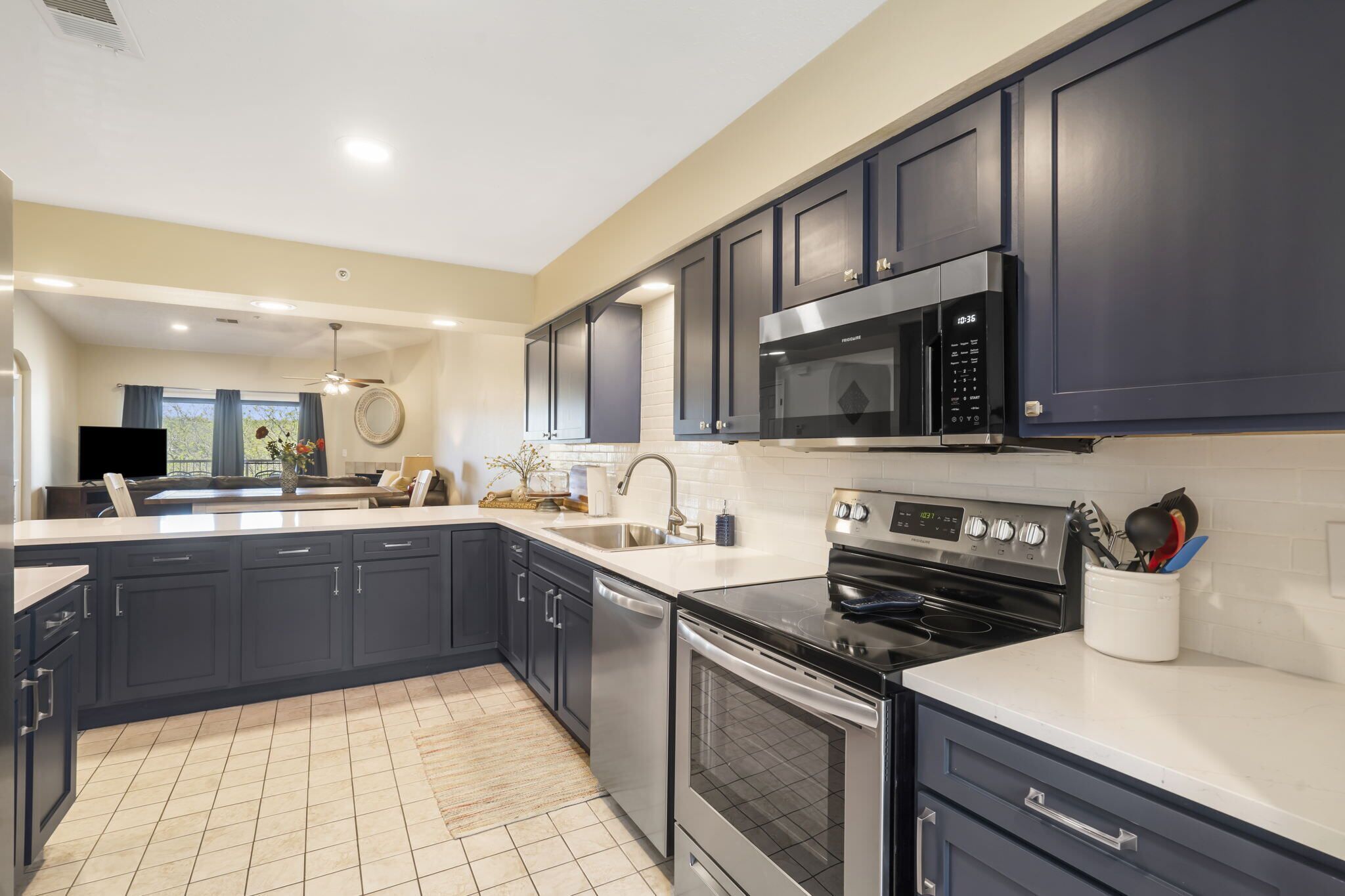 Memories to the Max | Community Pool