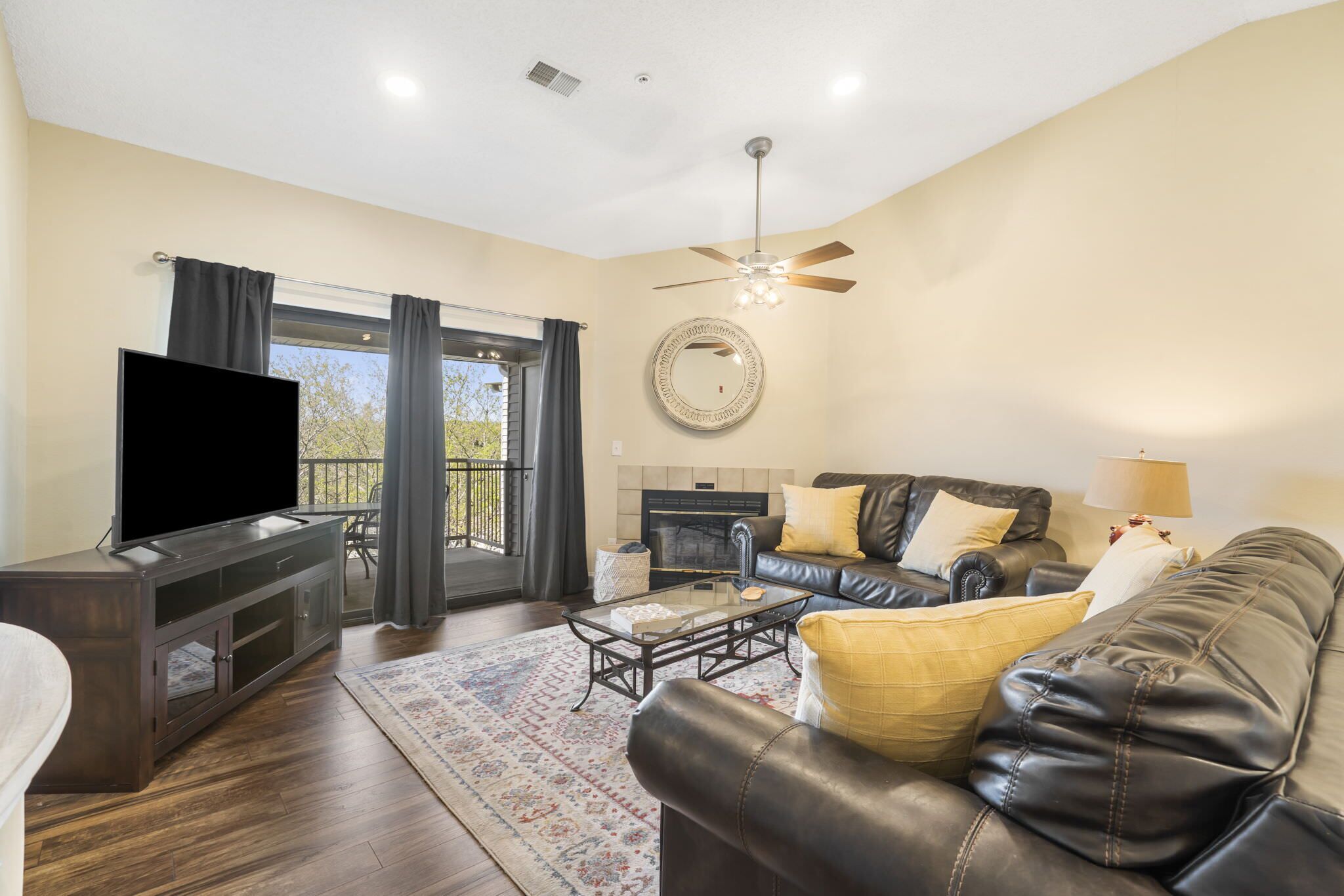 Memories to the Max | Community Pool