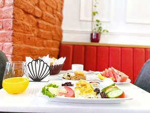 Desayuno continental todos los días (con cargo)