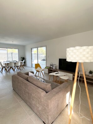 Smart TV - Villa Entièrement Climatisée Avec Piscine à 20 min de la mer (Fuveau)