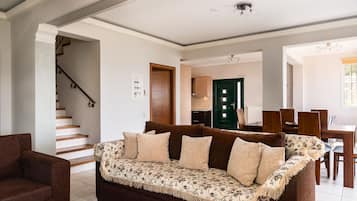 60-inch Smart TV with satellite channels, TV, Netflix