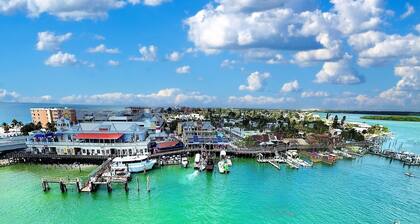 Sunset Vistas 501W Direct Beach Front, Gorgeous Sunsets, Fabulous Amenities!