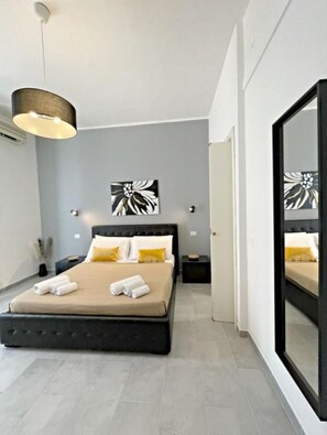 1 bedroom, in-room safe, desk, iron/ironing board