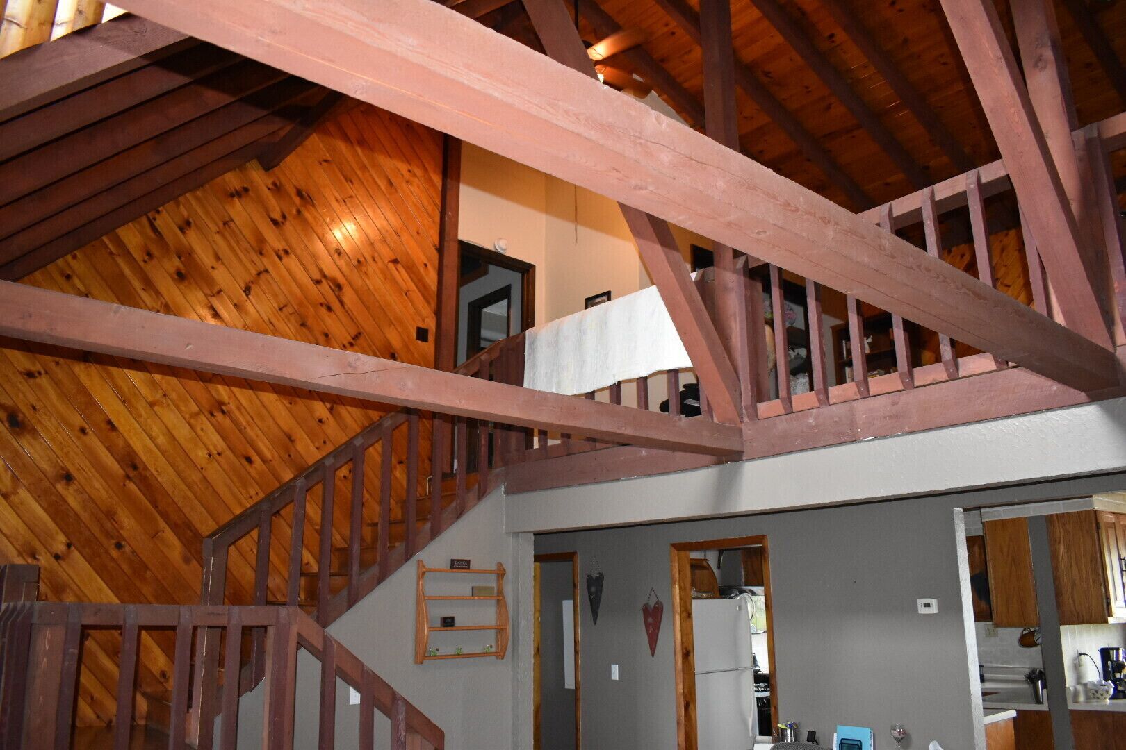 Spacious log cabin overlooking our little town