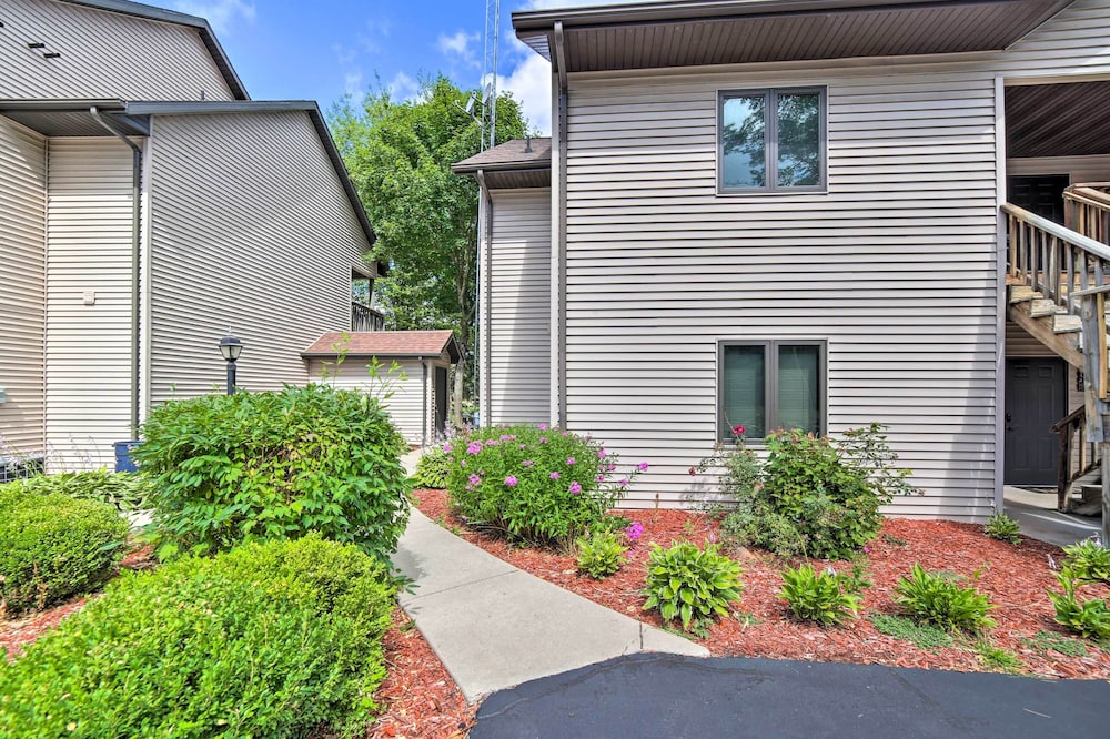 Waterfront Crivitz Property w/ Lake Access!