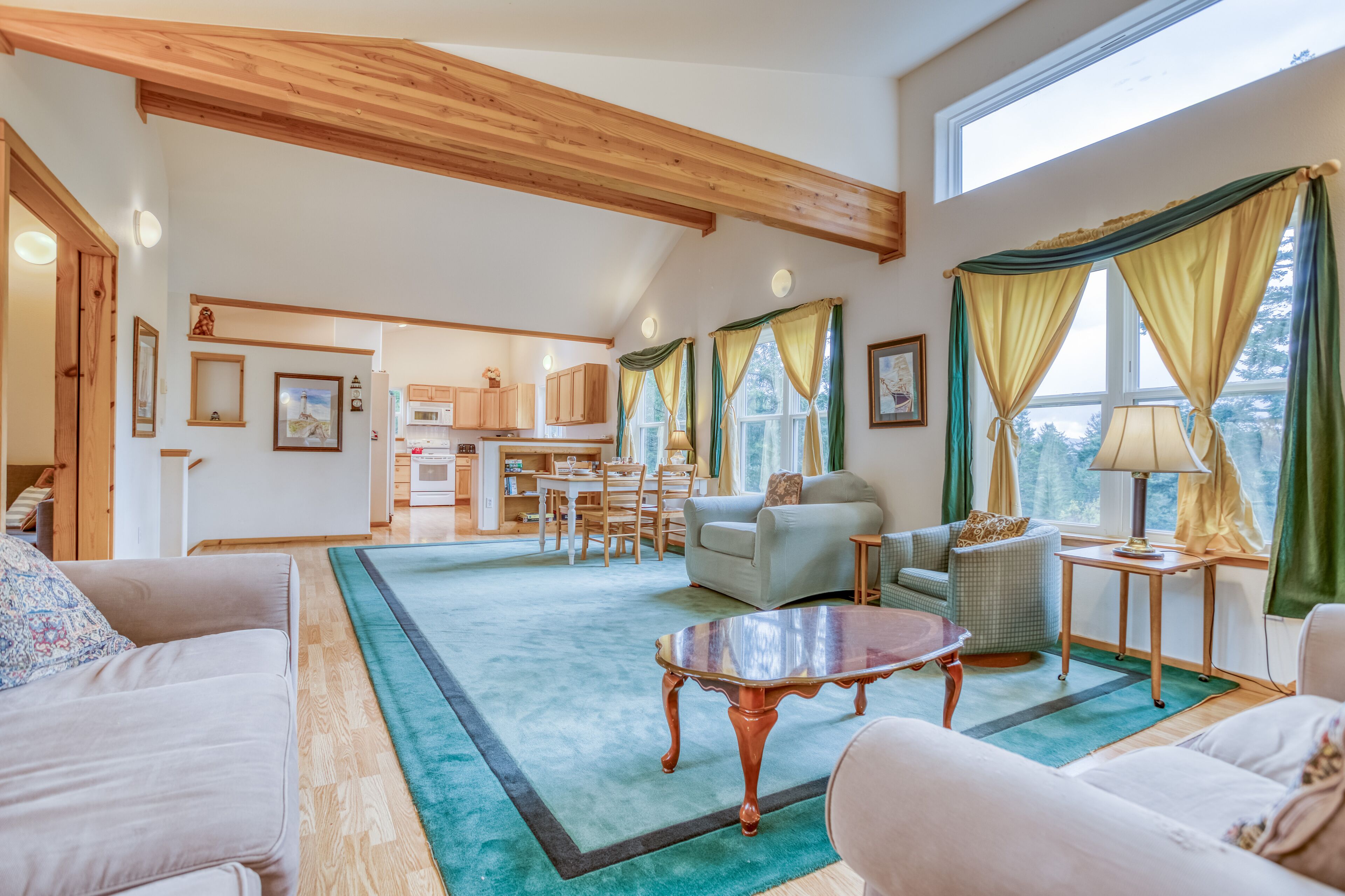 Magnificent Private Home in Northern Manzanita!