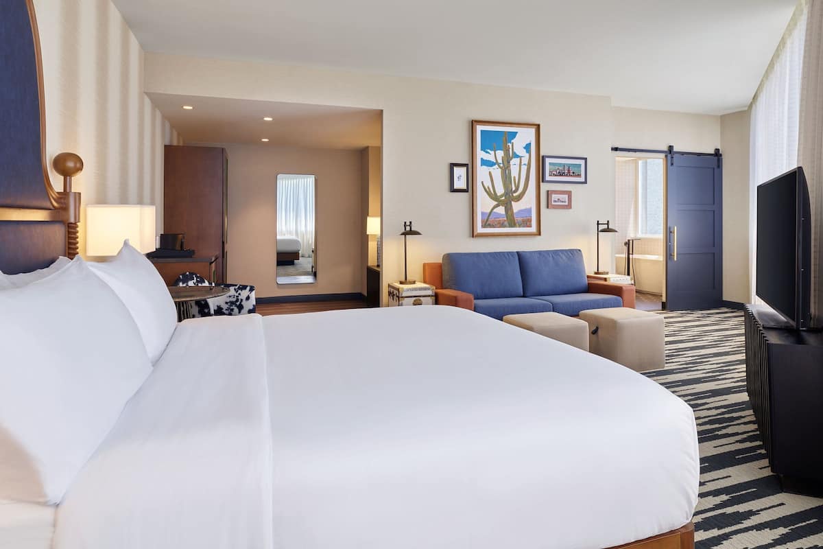 Junior Suite, 1 King Bed with Sofa bed, City View, Corner | In-room safe, desk, laptop workspace, blackout drapes