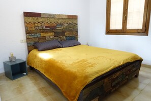 2 slaapkamers, een strijkplank/strijkijzer, wifi, beddengoed