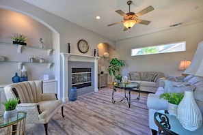TV, fireplace