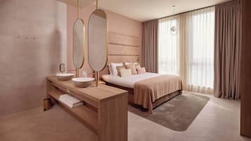 Suite (Wellness) | Hypoallergeen beddengoed, een minibar, een kluis op de kamer, een bureau