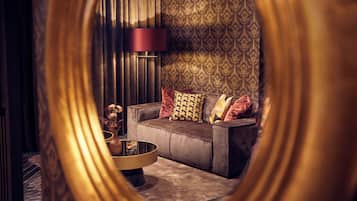 Las Vegas Suite | Hypoallergeen beddengoed, een minibar, een kluis op de kamer, een bureau