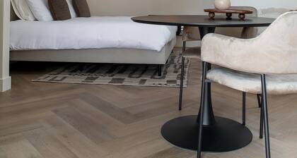 Stijlvolle Tiny House met Parkeerplek in Hoorn