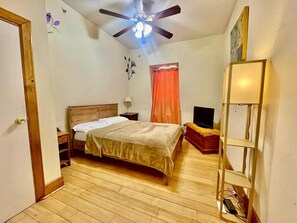 Habitación básica | Muebles diferentes y wifi gratis 