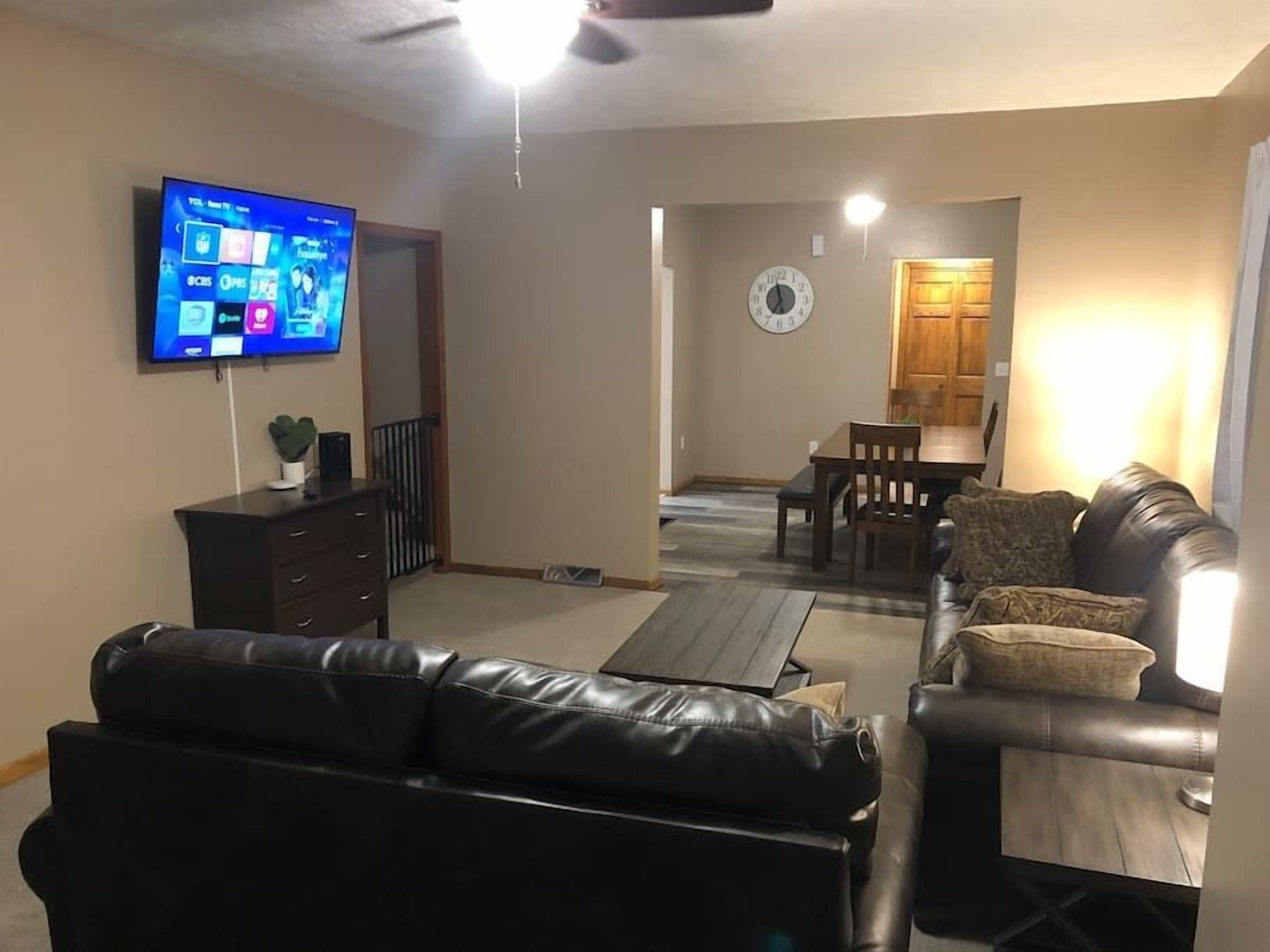 Charming Home In The Middle of Town!