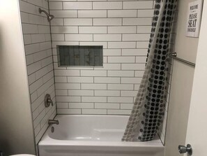 Badewanne, Haartrockner