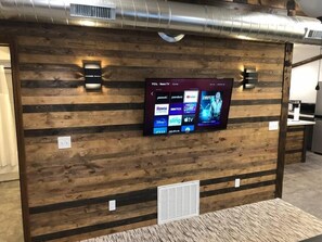 Unclassified image, 5 of 20, button - Lyndale - Industrial Retreat Close to the Denny (Sioux Falls)