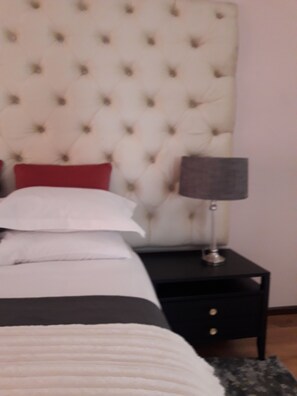 5 Schlafzimmer, Bügeleisen/Bügelbrett, kostenloses WLAN, Bettwäsche