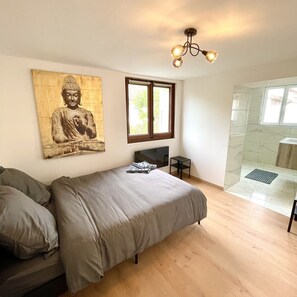 3 عدّة غرف نوم وملاءات أسرّة