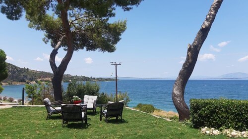 Gorgeous sea shore villa