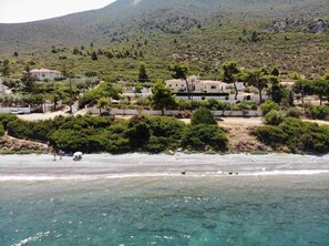 Beach - Gorgeous sea shore villa (Drosia)