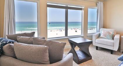 “On the Sands” Luxury Beach front Townhouse – 4BR/4 BA (8 beds and sleeps 14)
