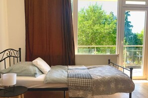 3 habitaciones, escritorio, cuna de viaje y wifi 