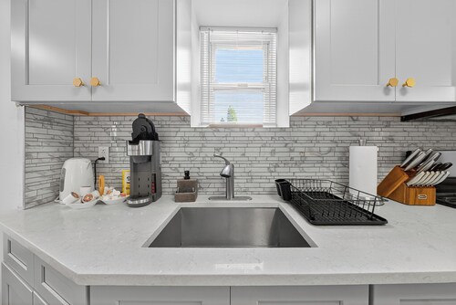 Cozy 2- bedroom Apt in Yonkers, NY