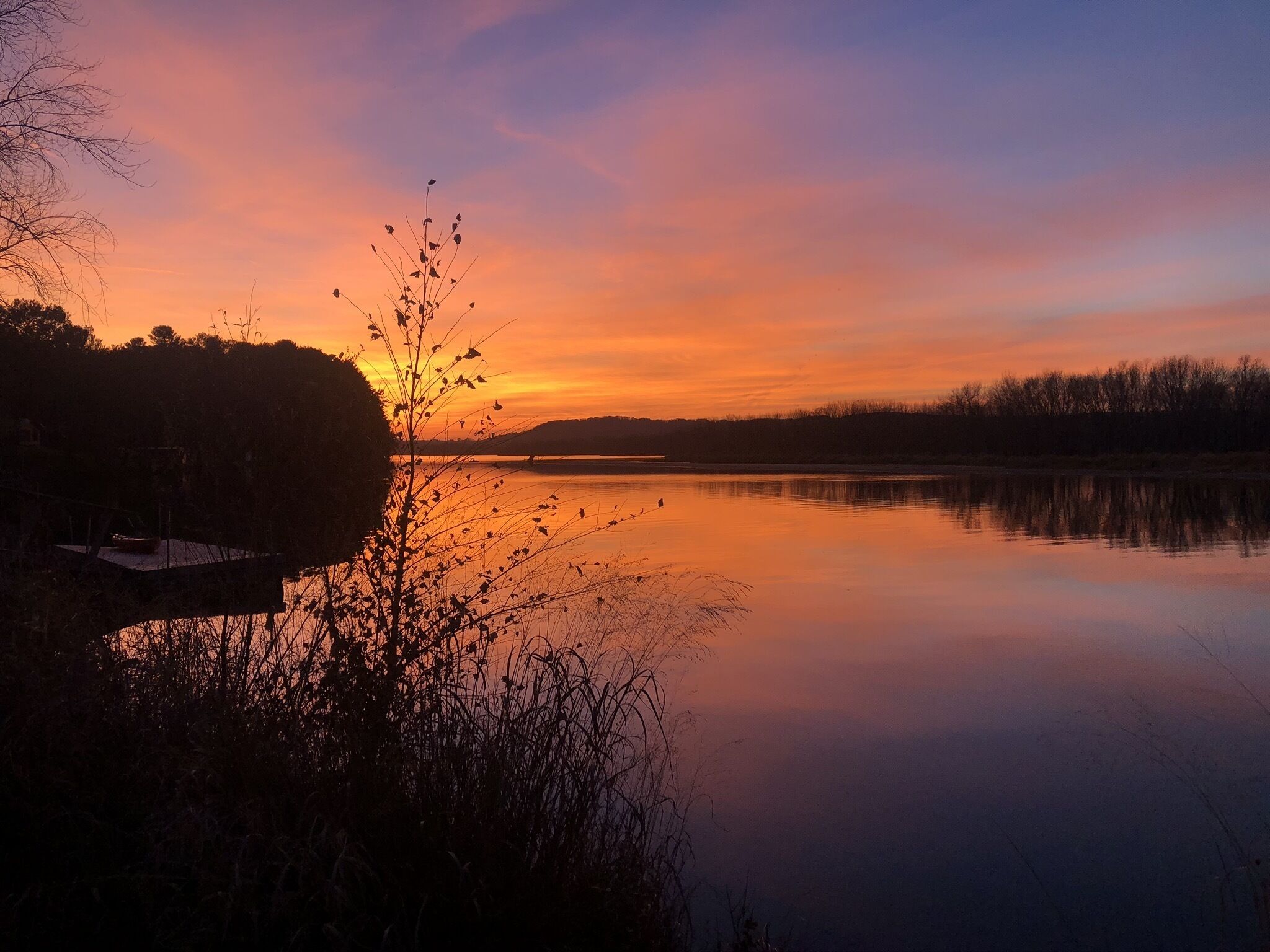 Waterfront cabin with hot tub
