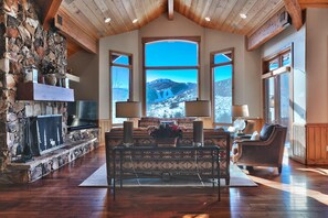 Smart TV, fireplace, offices
