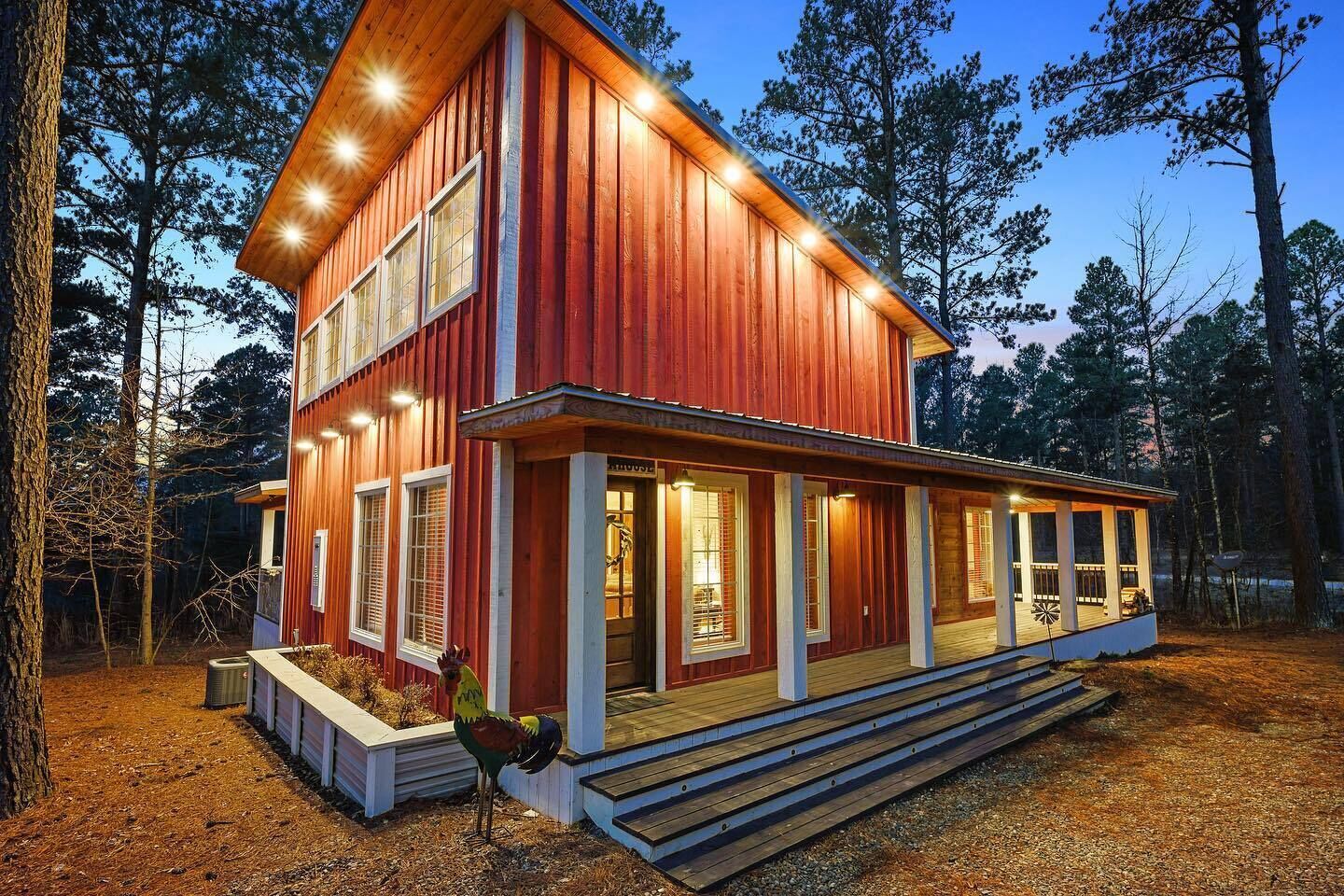 Fancy Farmhouse - 1-Bedroom w/ Hot Tub, Soaking Tub, Walk-In Shower, Grill