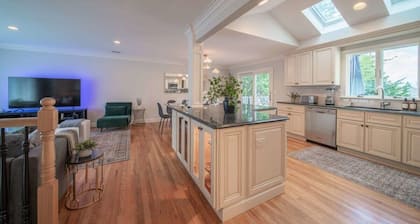 New Beach Home near Stamford Downtown/Shippan